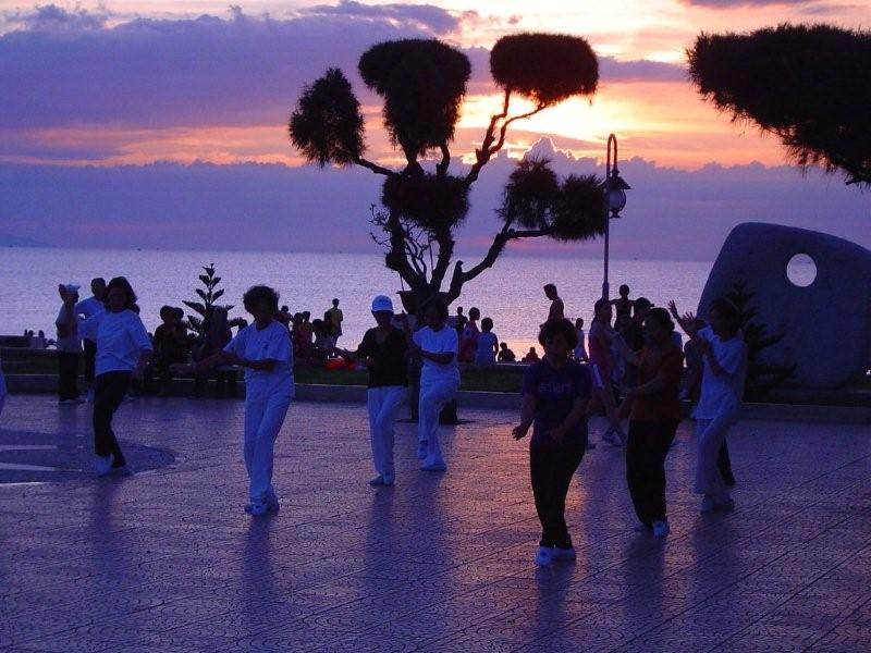 taichi at the beach 2