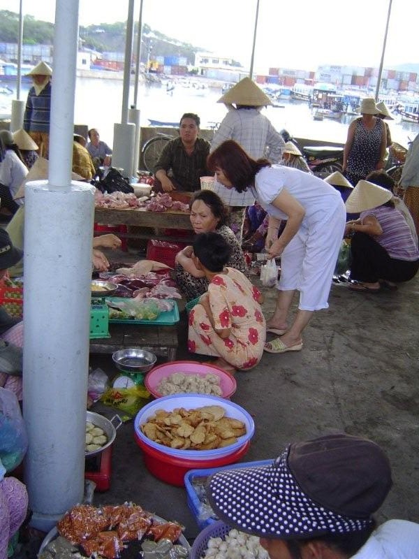 market at the harbour 1
